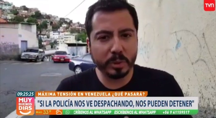 Periodista de TVN vivió tenso momento durante despacho desde Venezuela: aseguró que podían detenerlo