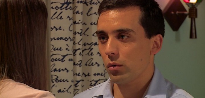 Se avecina oscuro panorama para Gonzalo: Samuel lo pilló besándose con Roxy en 'Verdades Ocultas'