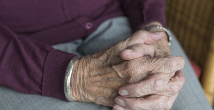 El drama de hombre que volvió de Venezuela a vivir a Chile: aparece muerto y no puede cobrar pensión