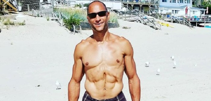 Exfísicoculturista asegura que vive mejor tras reemplazar la comida por su orina durante cinco días