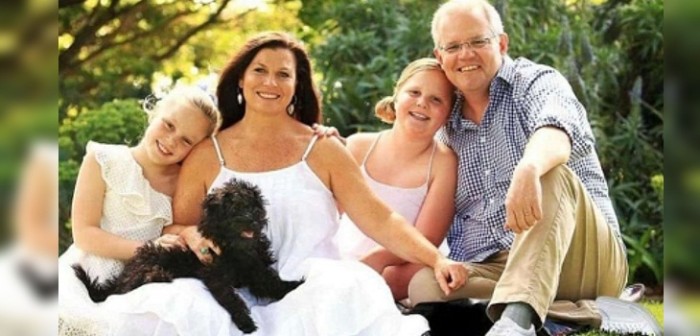 Masivo trolleo por impresentable y cómico error de Photoshop en foto de primer ministro australiano