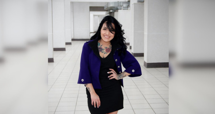 Investigan misteriosa muerte de joven madre en Santiago: cayó de edificio tras discutir con pololo