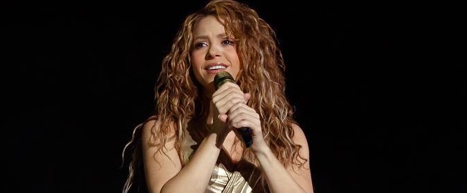 Tras varios años con el mismo cabello Shakira cambió radicalmente su look