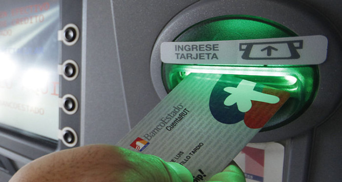 BancoEstado anunció bajas en tarifas de giros para Cuenta Rut en sus cajeros: en otros aumentará
