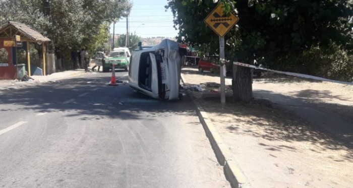 A segundos de bajarse: mujer murió aplastada por el vehículo de su jefe en confuso accidente
