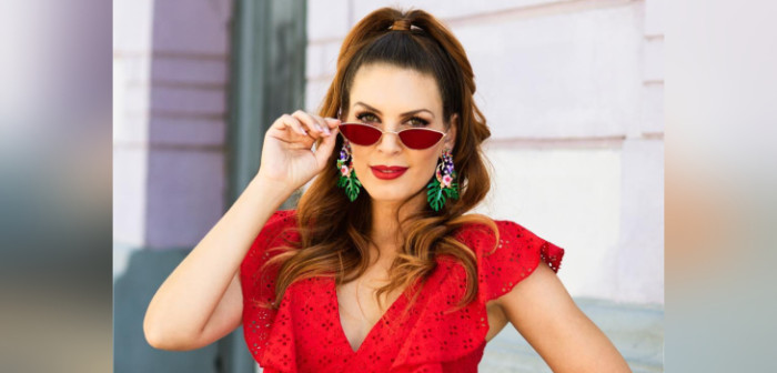 Eugenia Lemos se vistió de brillantes y deslumbró en Gala de Viña: diseño pesaba casi 10 kilos