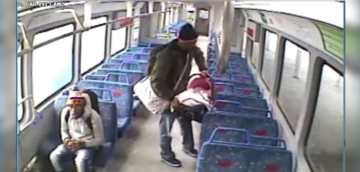 Dejó a su bebé dentro de vagón de tren para salir fumar y 1 minuto más tarde vivió su peor pesadilla