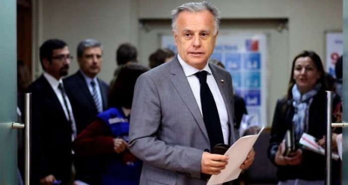 Ministro de Salud y polémicos dichos sobre el VIH: culpó a extranjeros por su incremento en Chile