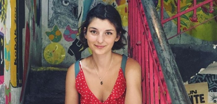 Joven aseguró ser víctima de acoso callejero en corazón de Providencia: le mostraron videos porno