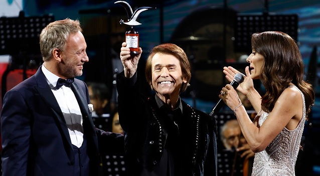 ¿Mal informados? El fail que cometieron María Luisa Godoy y Martín Cárcamo durante show de Raphael