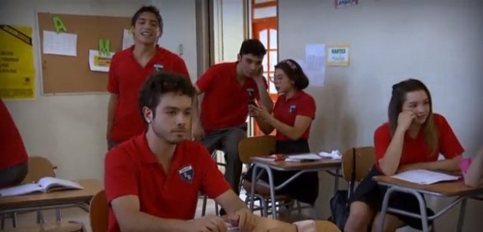 Detalle en primer día de clases en liceo de 'Pacto Sangre' sacó risas entre televidentes