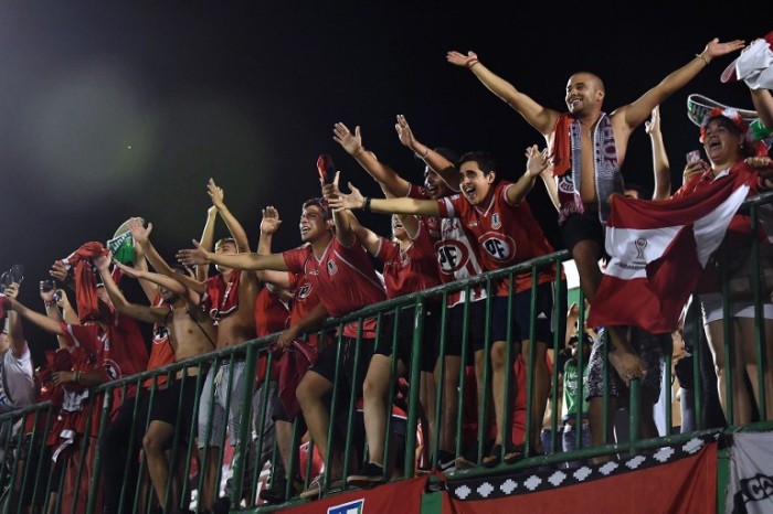 Tras partido con Chapecoense: el gesto de hinchas de Unión La Calera que brasileños agradecieron