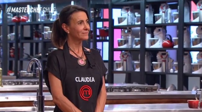 Claudia se convirtió en la primera eliminada de MasterChef: sus pantrucas no convencieron al jurado