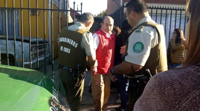 Ensangrentada y tras una reja: captan a mujer pidiendo ayuda tras ser golpeada por esposo en Temuco