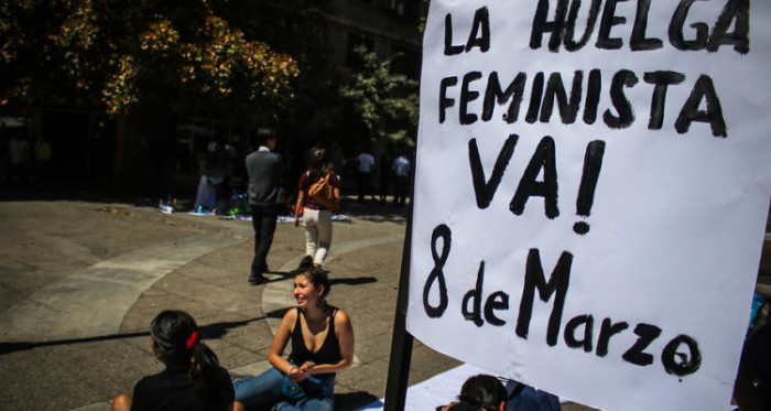 Jugo y alfajor: la oferta de decano de la Usach para que funcionarias no se sumen a huelga feminista