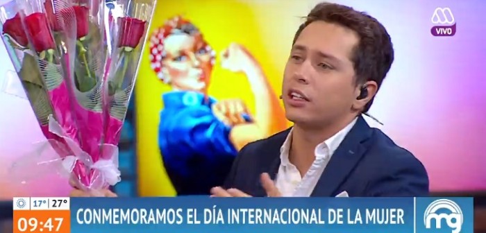 Lluvia de críticas a Karol Lucero por regalar flores a colegas de Mega en el Día de la Mujer