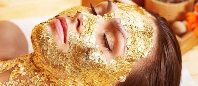 El innovador tratamiento facial con láminas de oro que hará que tu rostro luzca joven y saludable