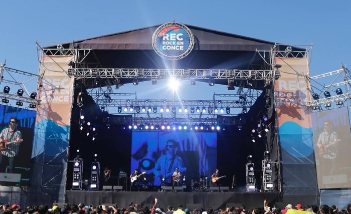 REC inclusivo: intérprete de lengua de señas se presentó junto a Saiko y Charly Benavente