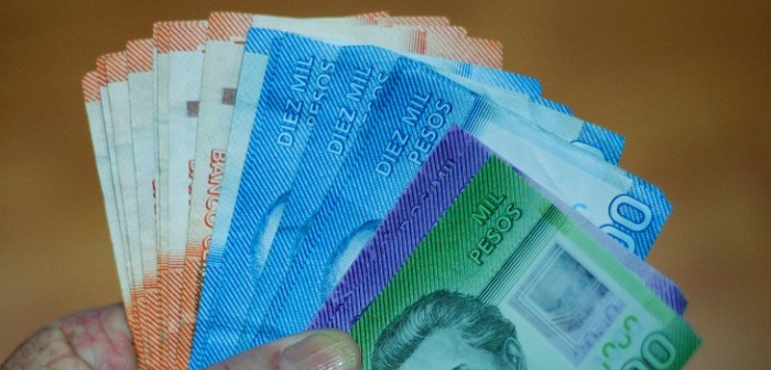 Estudio revela los rubros laborales con mejores sueldos en Chile: superan los 2,4 millones de pesos