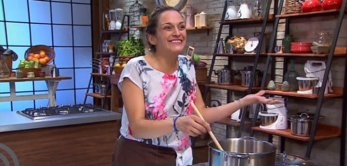Mujer que se robó la atención en casting de MasterChef resultó ser la tía de Ximena Huala de Rojo
