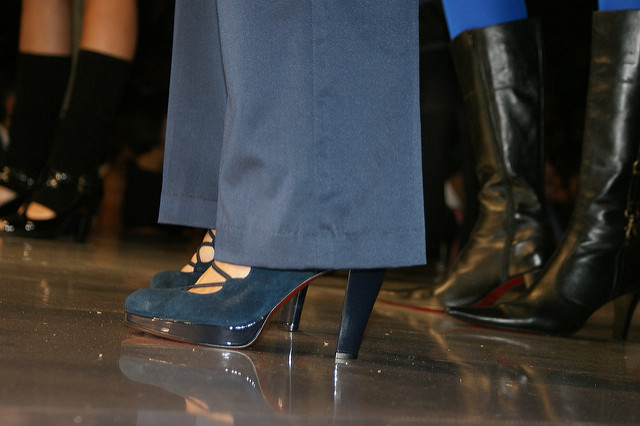 Los tienes a tu alcance: tres sencillos tips con los que puedes recuperar tus zapatos de gamuza