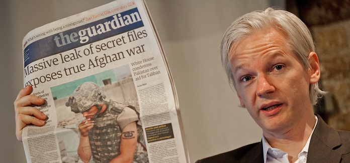 Usaba un skate: así eran los días de Julian Assange, creador de Wikileaks, en la embajada de Ecuador