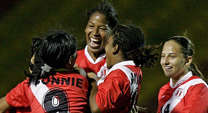 Niña española se volvió viral tras solicitar a Panini un álbum de la liga femenina de fútbol