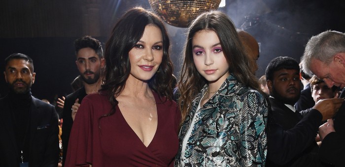 Carys, la hija adolescente de Catherine Zeta-Jones y Michael Douglas que promete ser una estrella