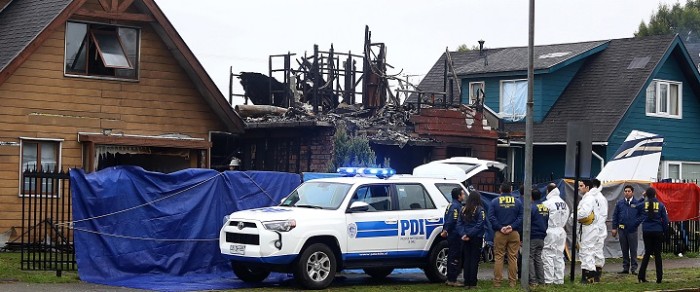 Imágenes dan cuenta de cómo quedó la casa tras caída de avioneta e incendio en Puerto Montt