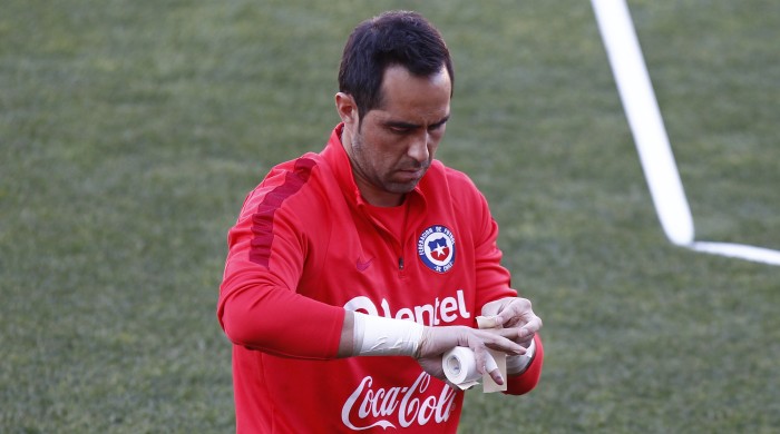 Claudio Bravo vuelve a la 'Roja': Reinaldo Rueda lo considerará para la prenómina de Copa América