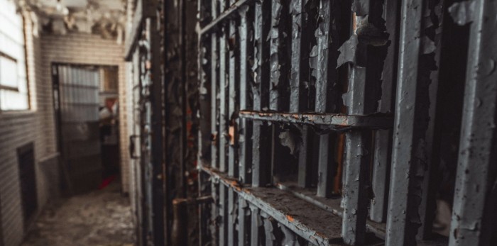 El cinematográfico escape de 49 reos de la cárcel de Santiago en los 90: cavaron túnel de 80 metros