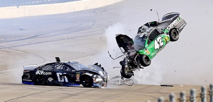 Vehículo protagonizó impresionante accidente en competencia estadounidense: piloto salió ileso