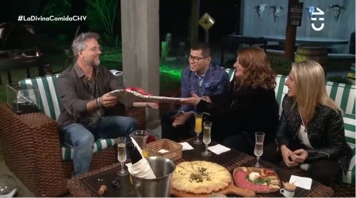 Se confundió: Natalia Cuevas y su hilarante error con regalo de Bernando Borgeat en La Divina Comida