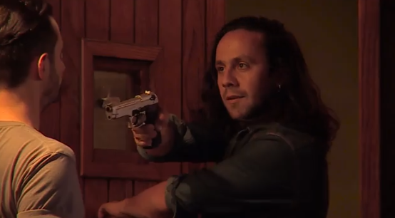 ¿Igualitos? Comparan a nuevo personaje de 'Verdades Ocultas' con vocalista del extinto grupo Aleste