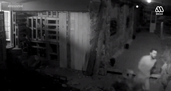 Ariel Levy Resistiré crisis de pánico