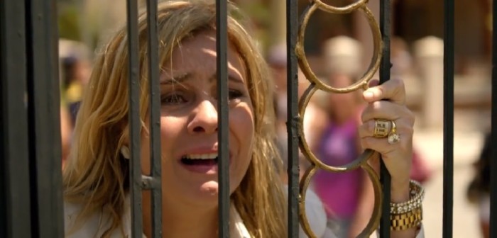 ¿Era necesario? Críticas a Mega por censurar violentas escenas en capítulo icónico de Avenida Brasil