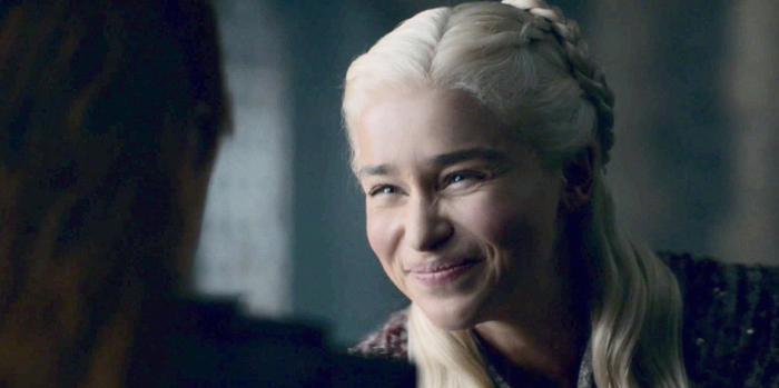 Sonrisa pasiva-agresiva de Daenerys es el nuevo meme favorito de los fans de 