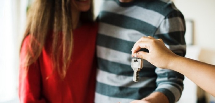 Descubre cuánto dinero necesitas para arrendar un departamento en diferentes comunas de Santiago