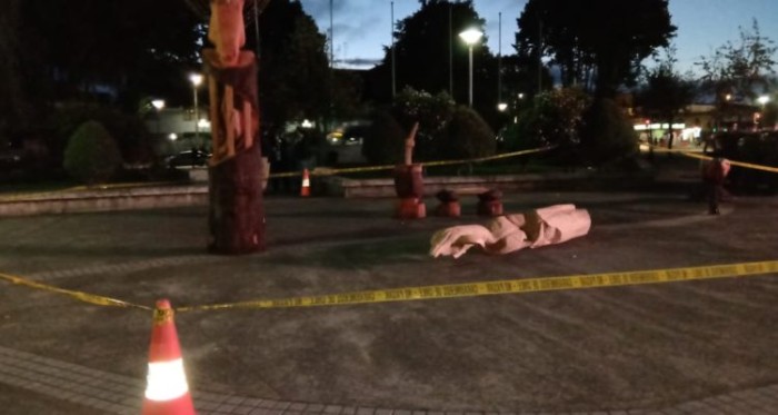 Estatua de madera cayó sobre niño de 6 años en Castro: quedó con fractura y en riesgo vital