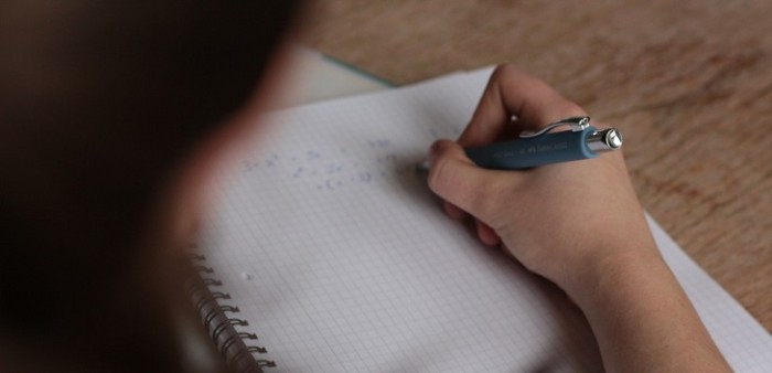 Las carreras más saturadas en Chile: ingeniería comercial y enfermería figuran entre ellas