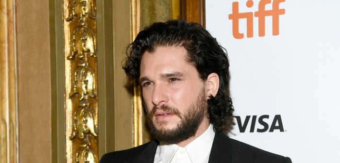 Traje de 15 kilos y tacos para verse más alto: Los sacrificios de Kit Harington en 'Game of Thrones'