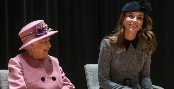 ¿Su favorita? Reina Isabel II le otorgó exclusivo e importante título nobiliario a Kate Middleton