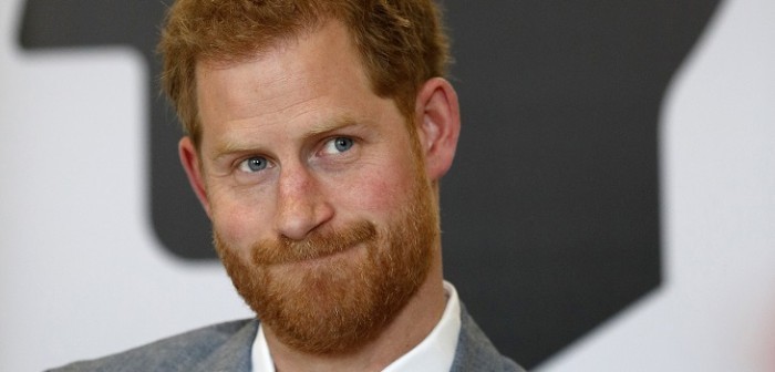 Revelan que el príncipe Harry vivió como 