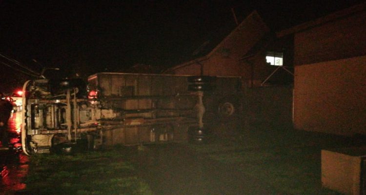 Impactante relato: chofer sobrevivió a tornado de Los Ángeles luego que este 