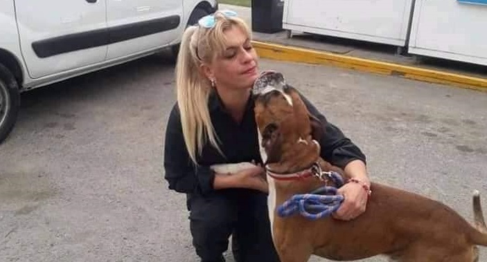 Policía argentina encaró a dueña por maltrato a su perro: terminó llevándose al animal con ella
