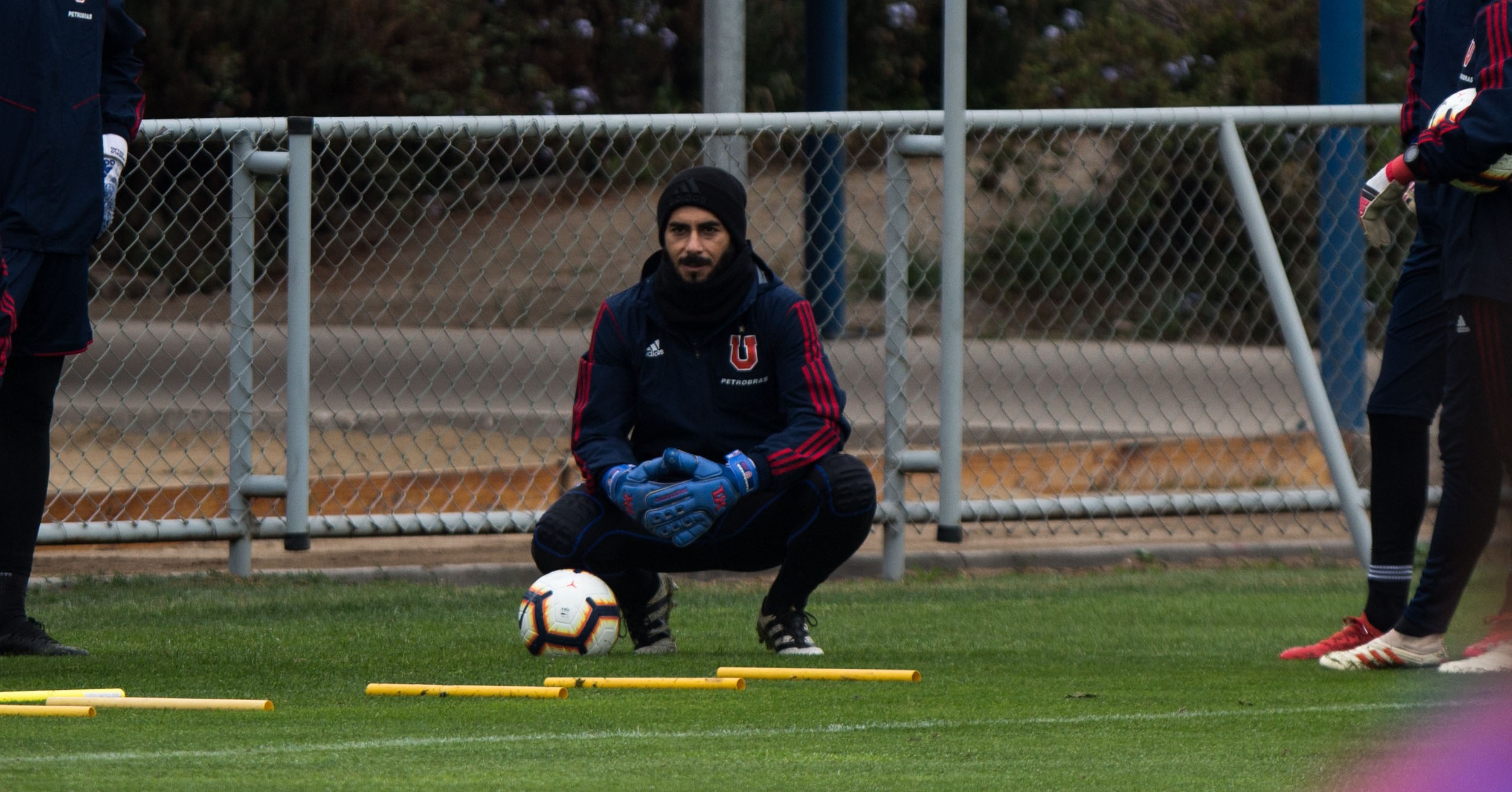 Novia de Johnny Herrera contó ingrato cumpleaños que vivió el arquero: recibió mala noticia en la U