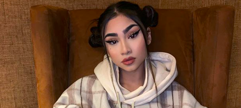 Fanatismo total: comercializan accesorio para la ropa con la cara de Paloma Mami