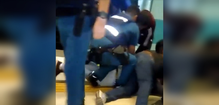 Registran “batalla campal” entre guardias y ambulantes en Metro de Santiago: hubo 7 lesionados