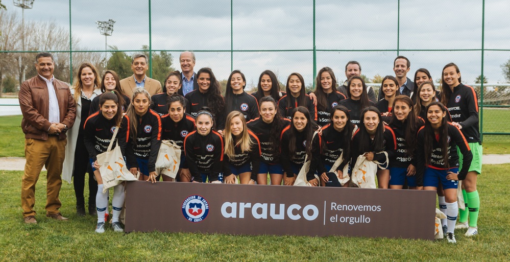 La especial reunión entre cracks de Francia 98 y la Roja Femenina previo al Mundial de Francia 2019