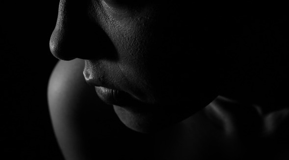 Brutal caso en Indonesia: madre daba anticonceptivos a sus hijas para cubrir violaciones del papá